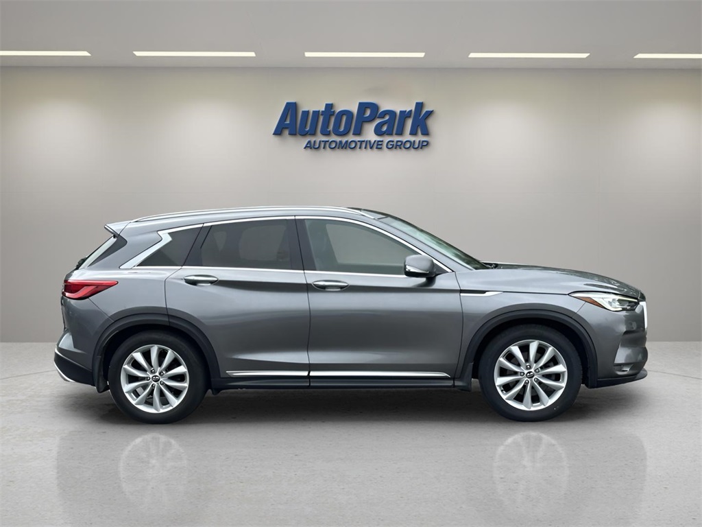 2019 Infiniti QX50 Essential photo 8