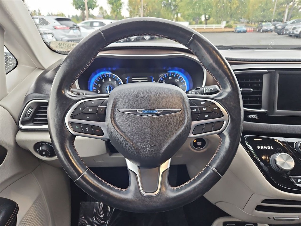 2019 Chrysler Pacifica Touring L photo 13