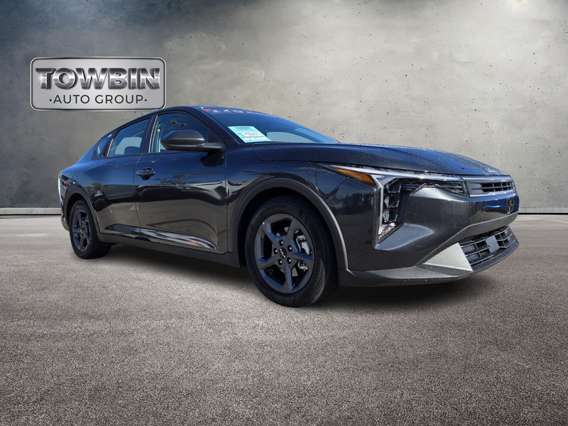 2025 Kia K4 LXS photo 2
