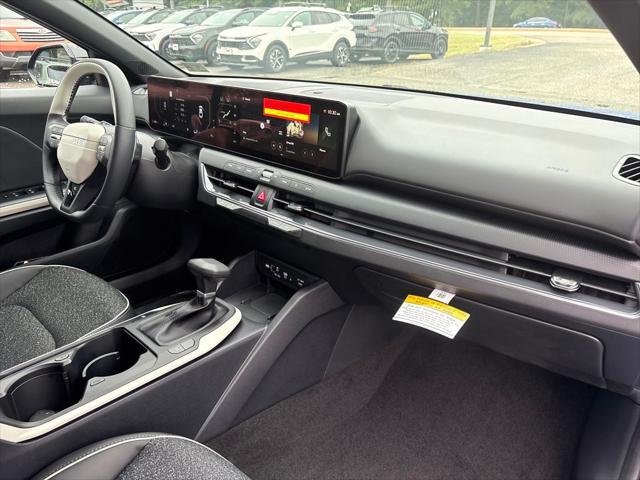 2025 Kia K4 GT-Line photo 21