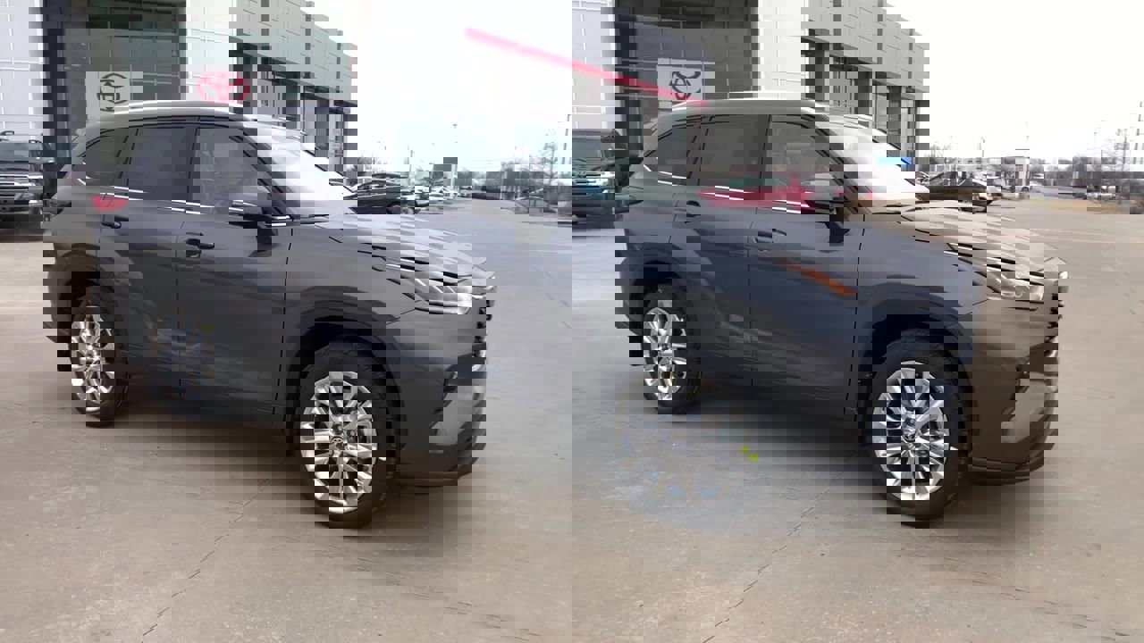 Used 2021 Toyota Highlander Limited with VIN 5TDDZRBH4MS531378 for sale in Kansas City