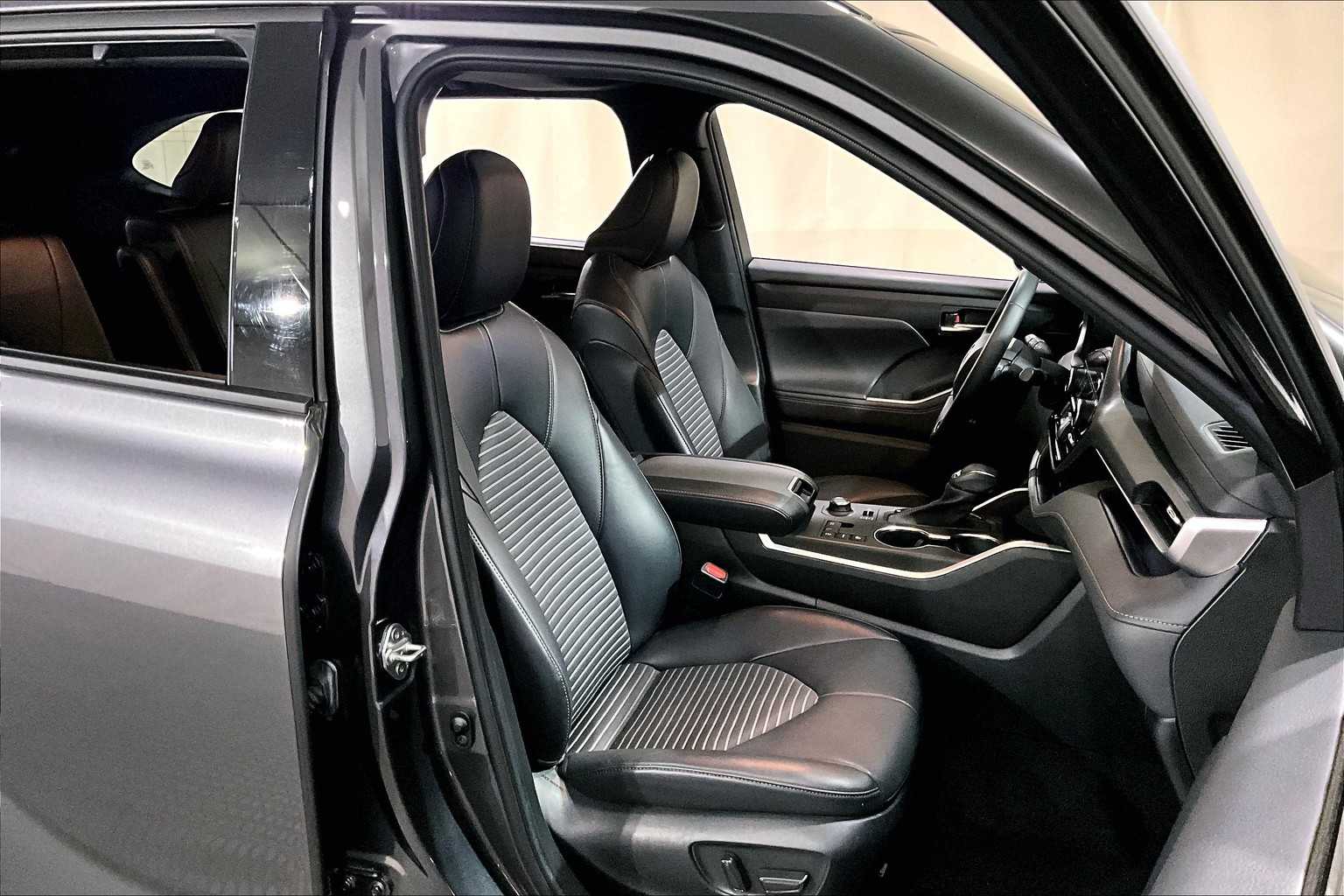 2023 Toyota Highlander XSE photo 6