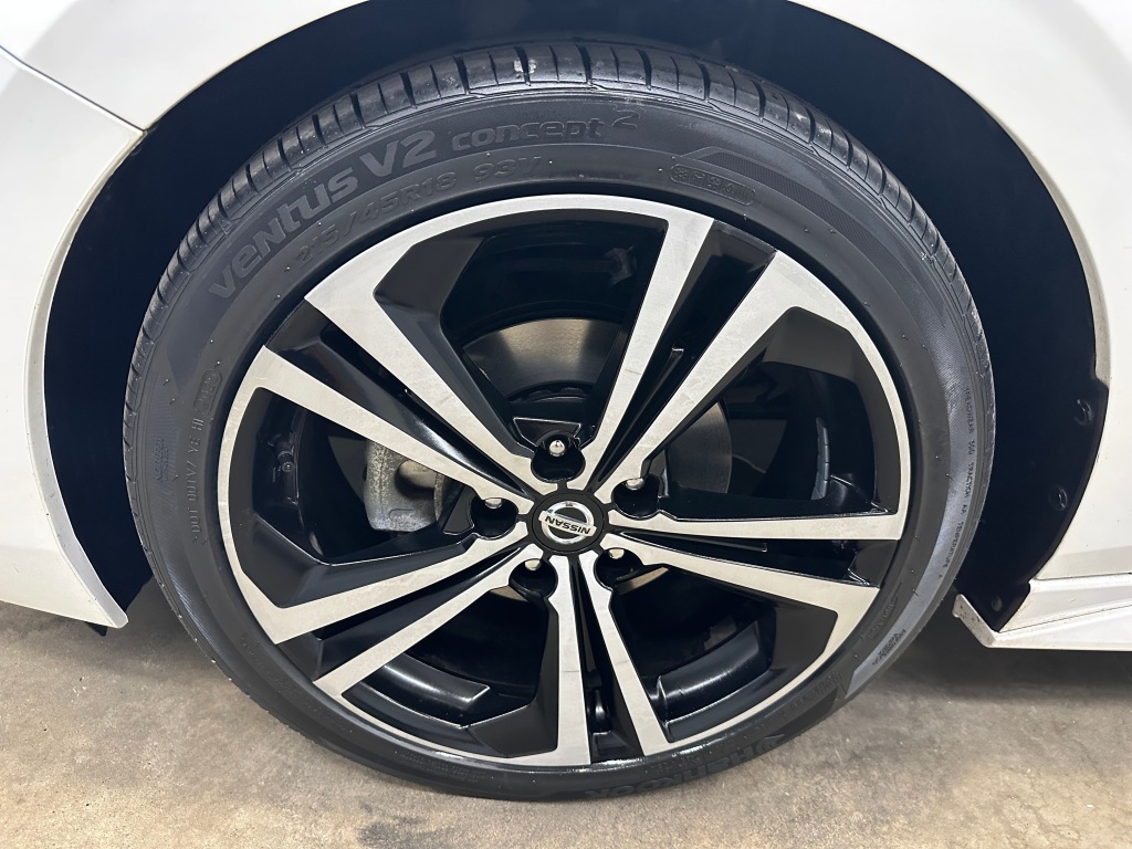 2022 Nissan Sentra SR photo 28