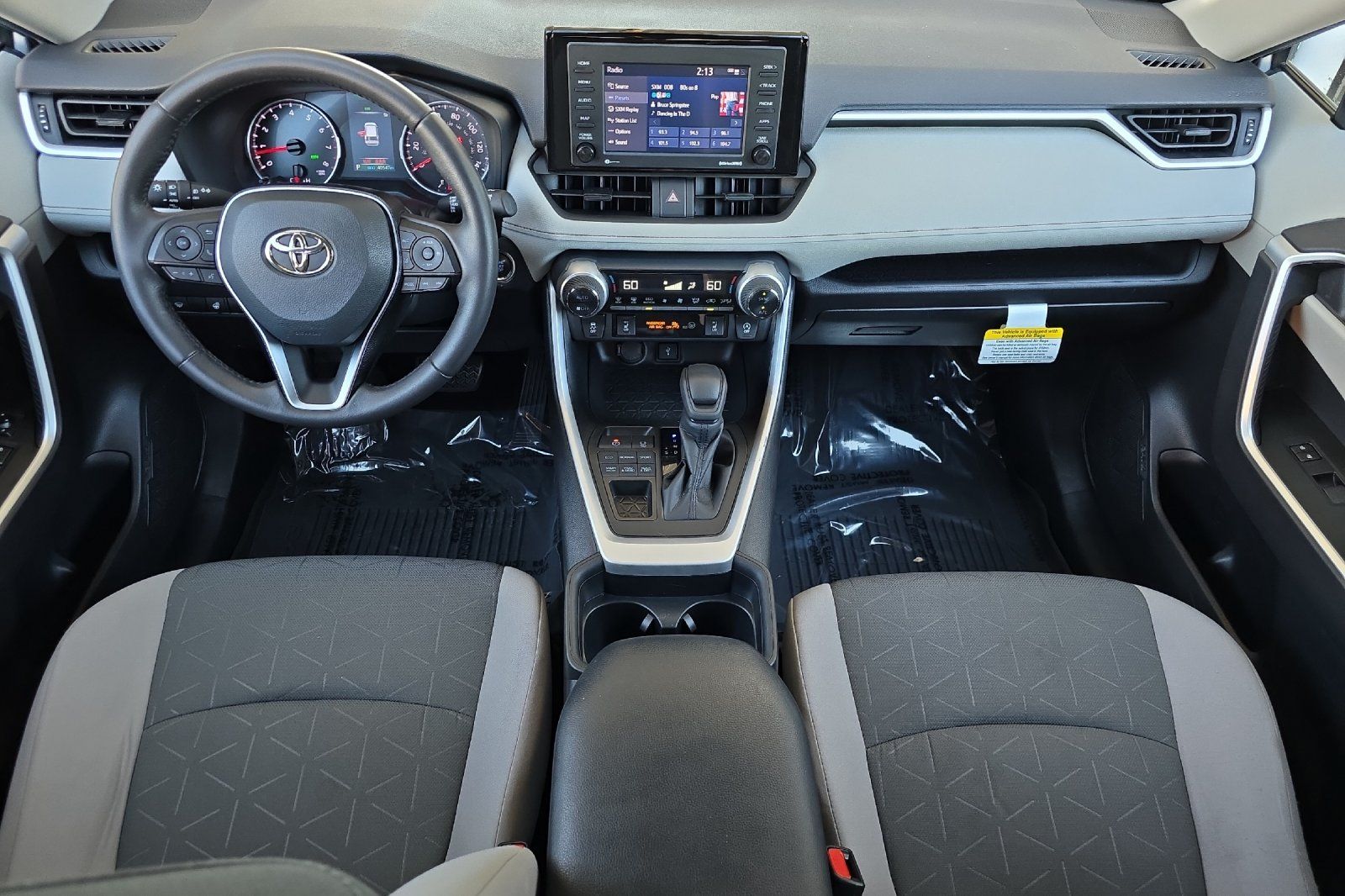 2021 Toyota RAV4 XLE photo 14