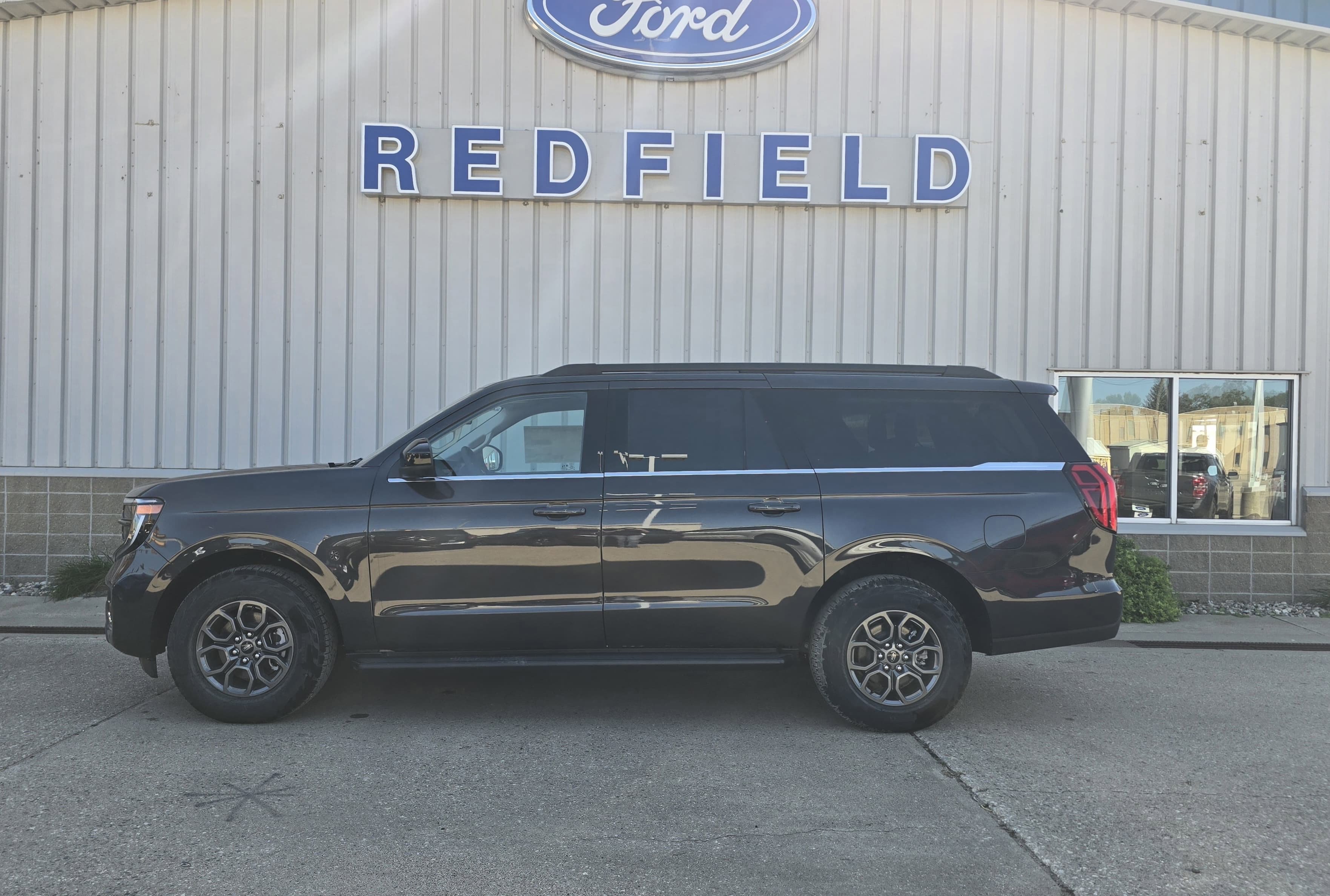 2025 Ford Expedition Active's photo