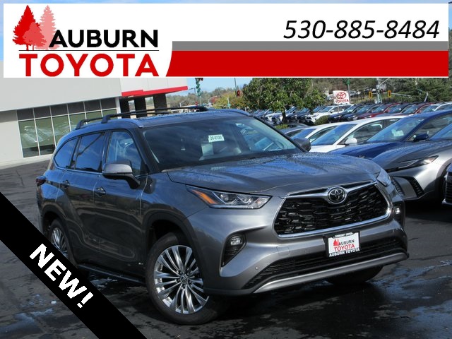 2026 Toyota Highlander Platinum's photo