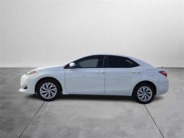 2018 Toyota Corolla LE photo 2