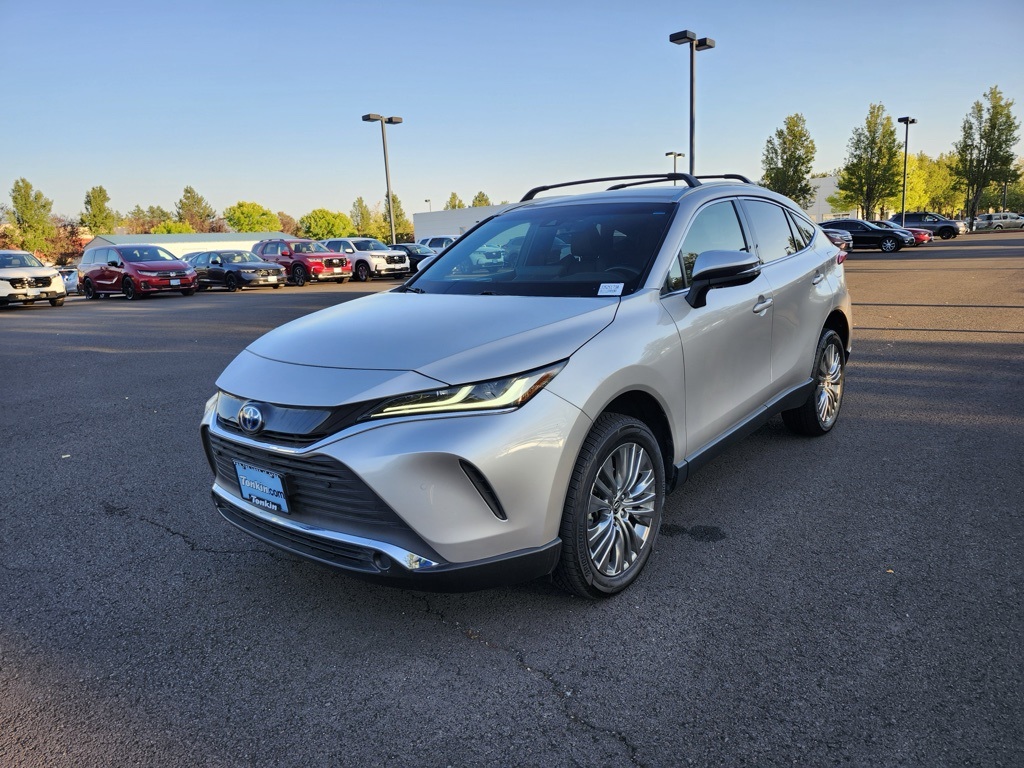 2022 Toyota Venza XLE photo 3