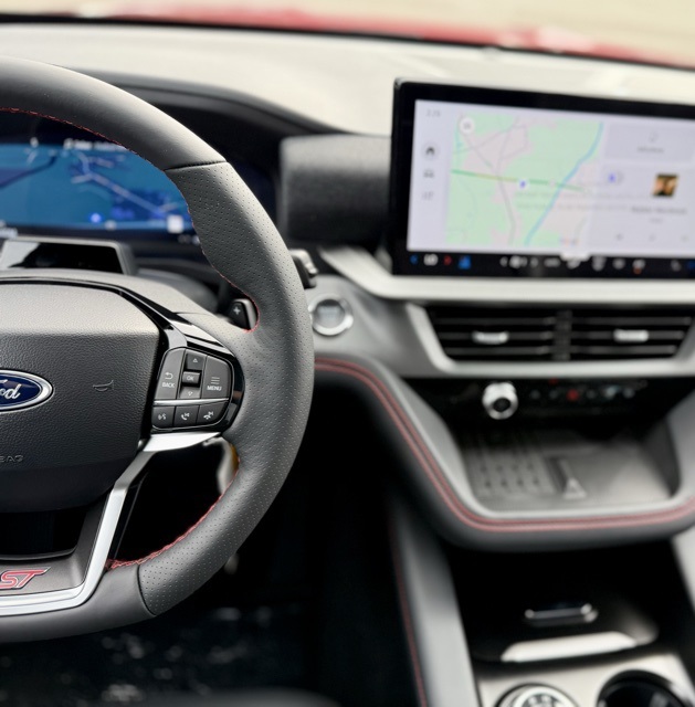 2025 Ford Explorer ST photo 18