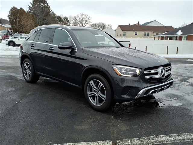 2022 Mercedes-Benz GLC GLC300's photo