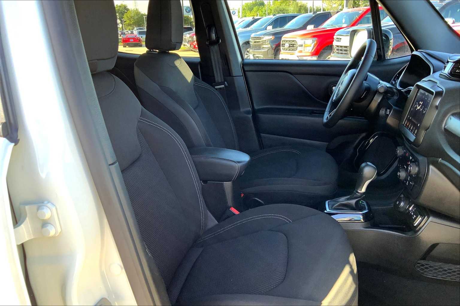 2022 Jeep Renegade Altitude photo 8