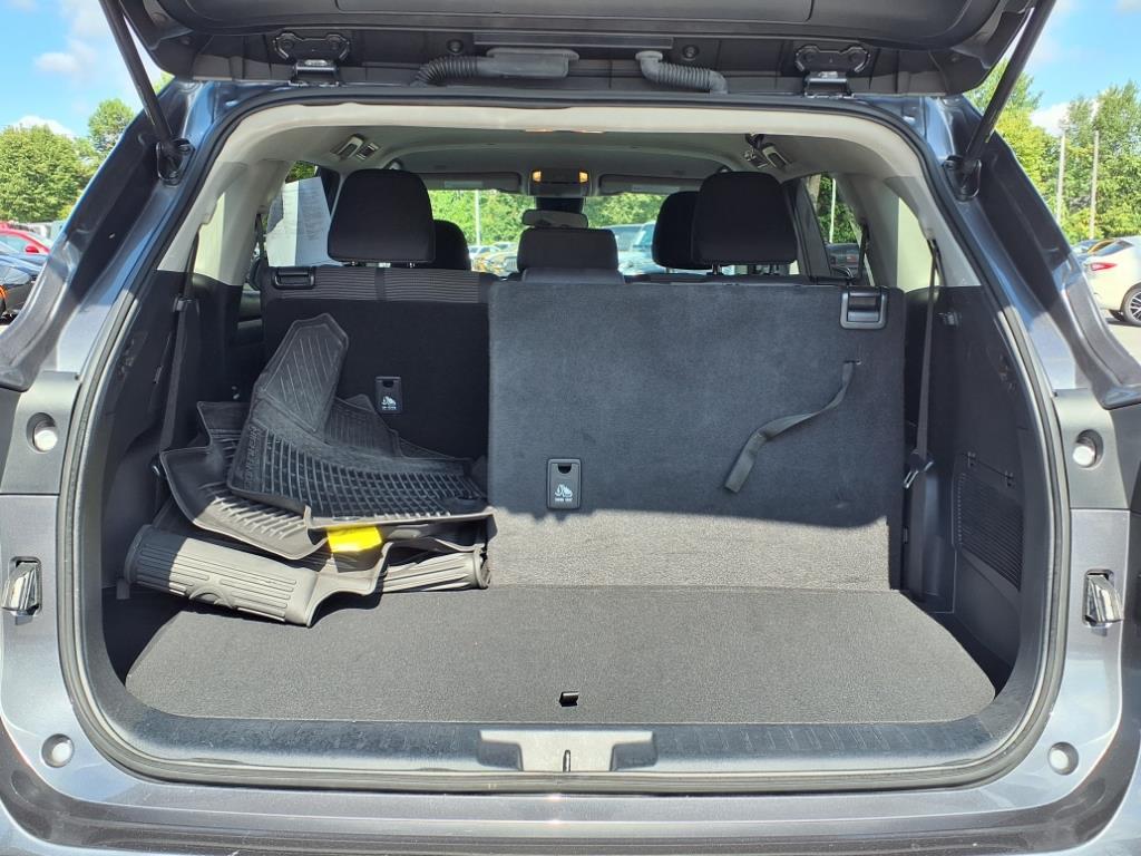 2023 Toyota Highlander L photo 20