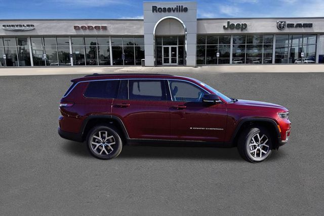 2025 Jeep Grand Cherokee Limited photo 2