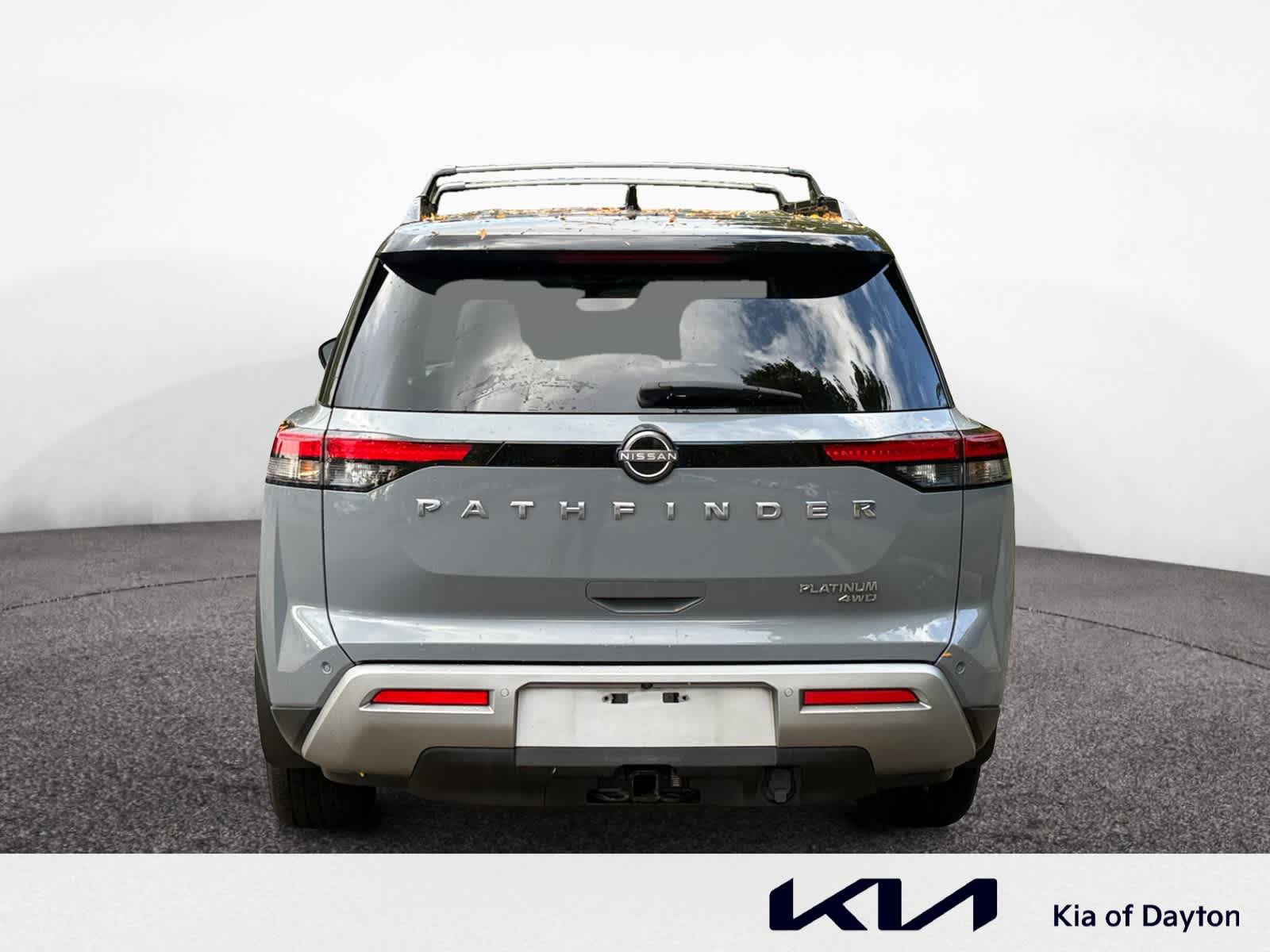 2023 Nissan Pathfinder Platinum photo 3