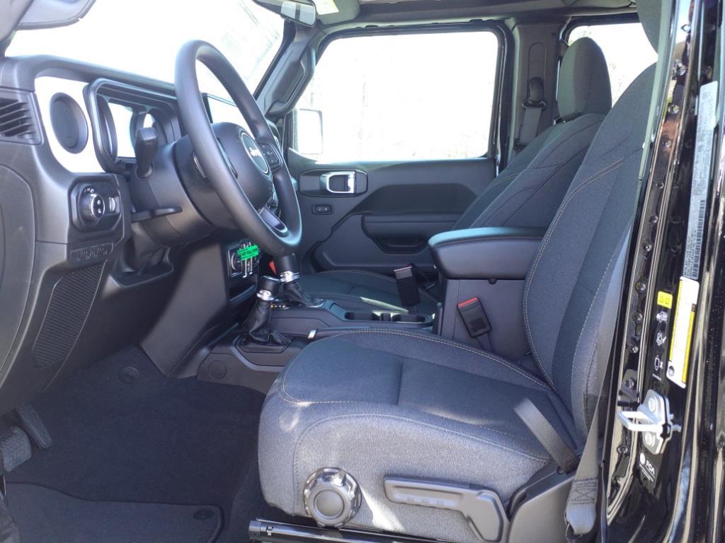 2025 Jeep Gladiator Sport photo 4
