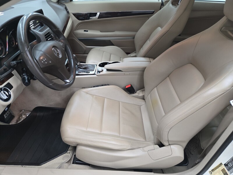 2011 Mercedes Benz E 350 photo 5