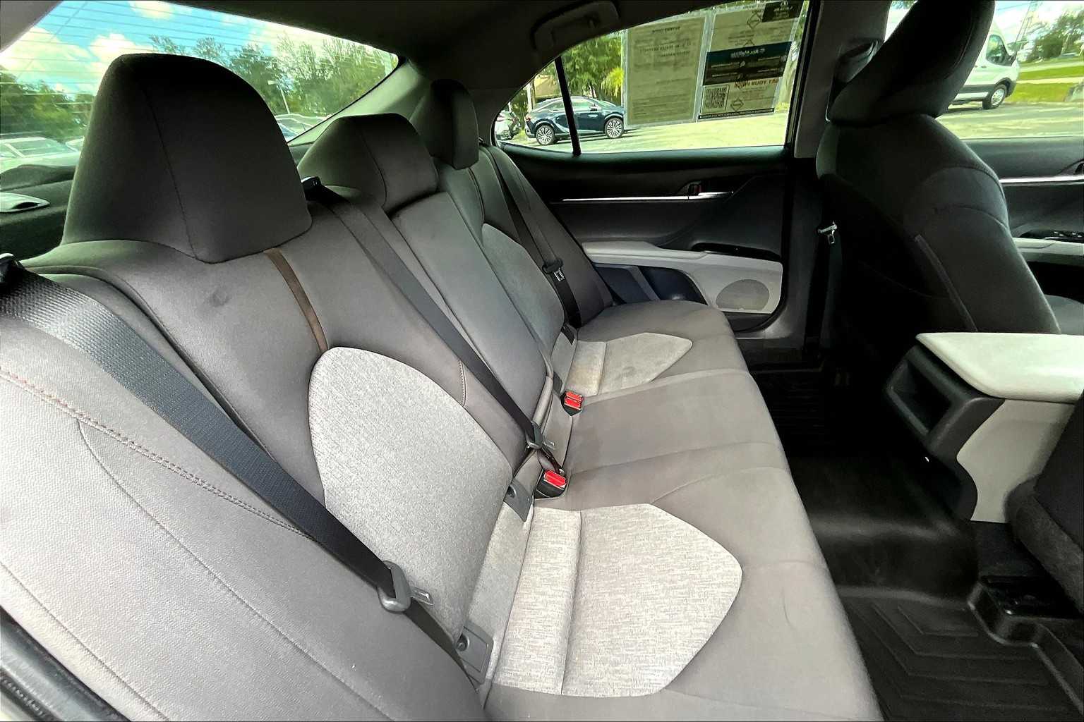 2018 Toyota Camry XLE XSE photo 19