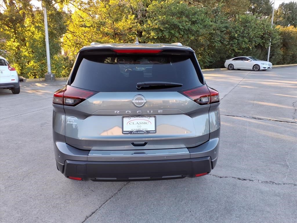 2026 Nissan Rogue SV photo 2