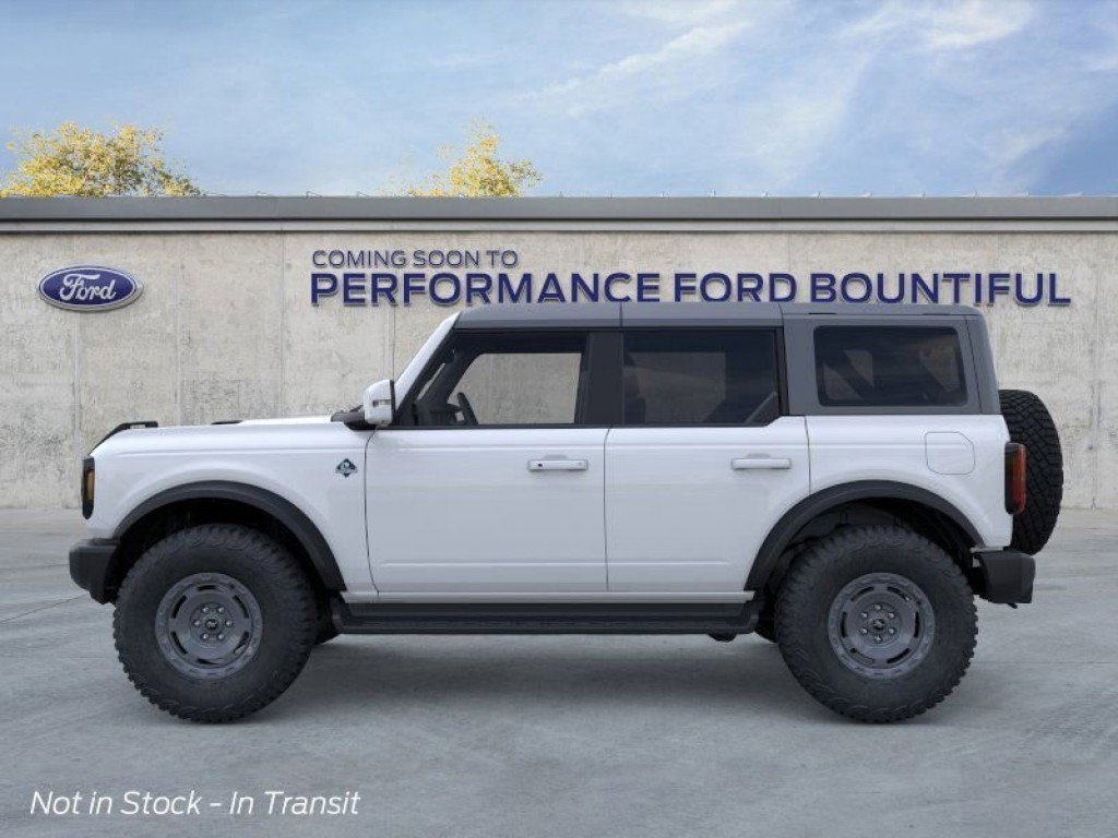 2025 Ford Bronco Outer Banks photo 3