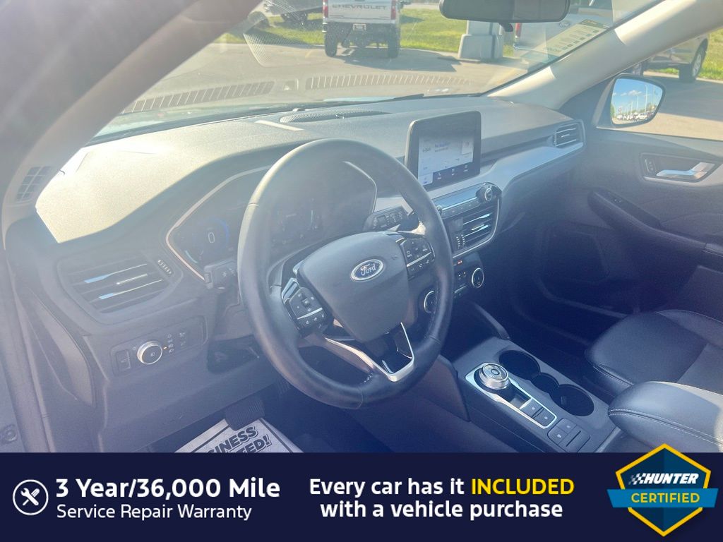 2022 Ford Escape SEL photo 4