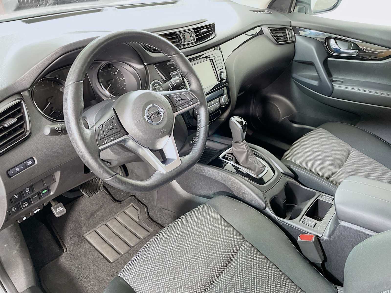 2022 Nissan Rogue Sport SV photo 7