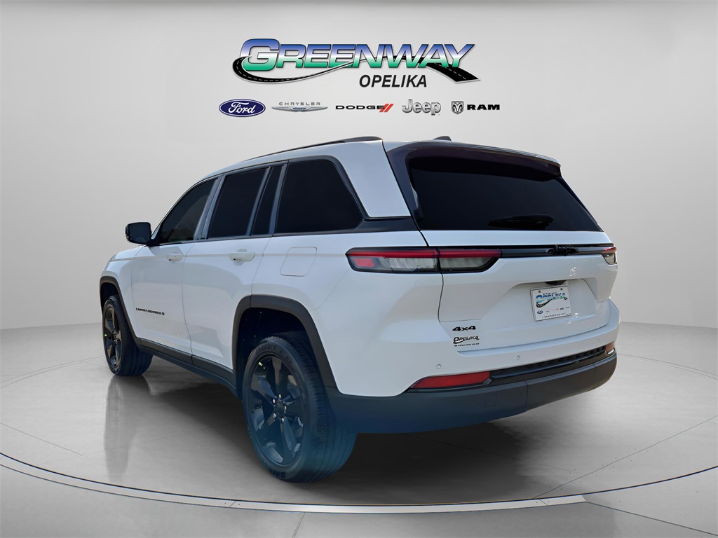 2025 Jeep Grand Cherokee Altitude photo 3