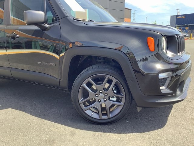 2021 Jeep Renegade Latitude photo 2