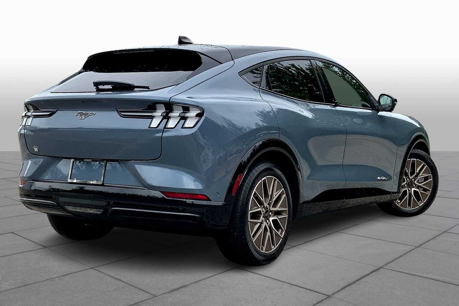 2024 Ford Mustang Mach-E Premium photo 12