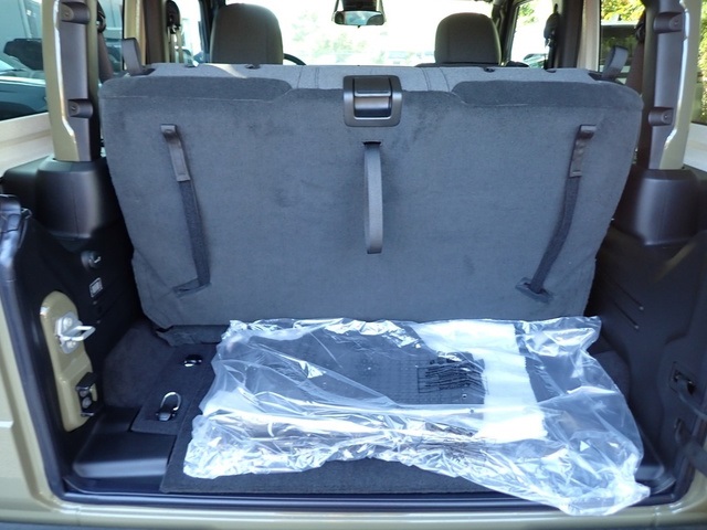 2025 Jeep Wrangler Sport S photo 4