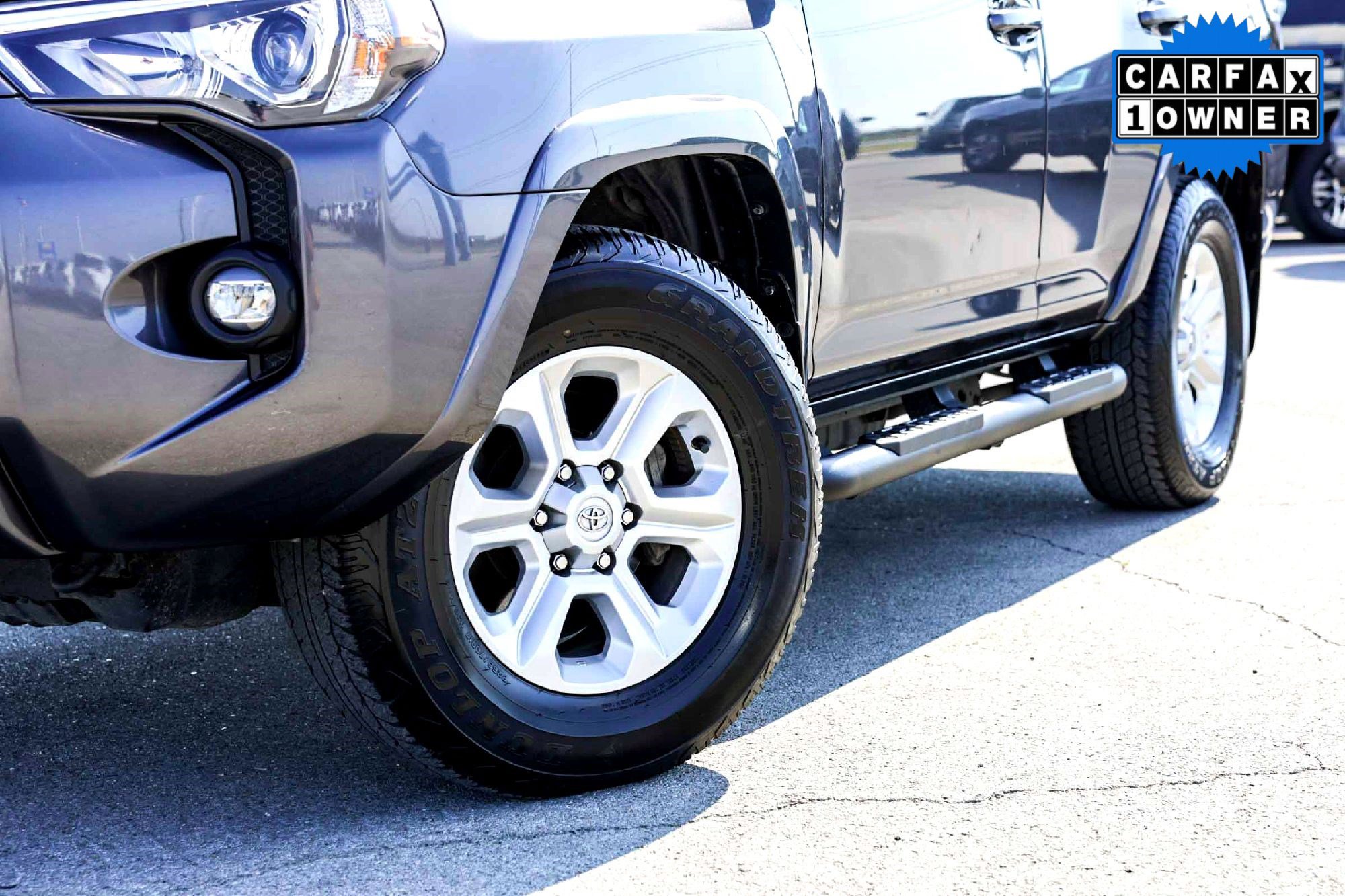 2023 Toyota 4Runner SR5 photo 2