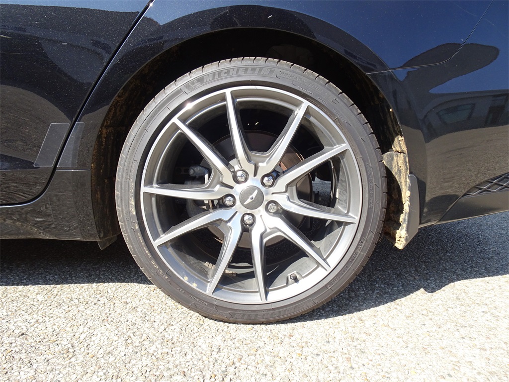2022 Genesis G70 2.0T Prestige photo 4