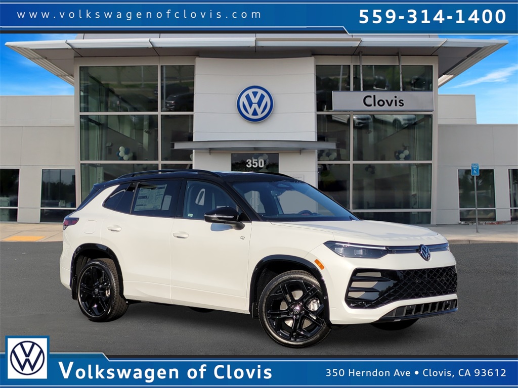 2026 Volkswagen Tiguan SE R-LINE BLACK's photo