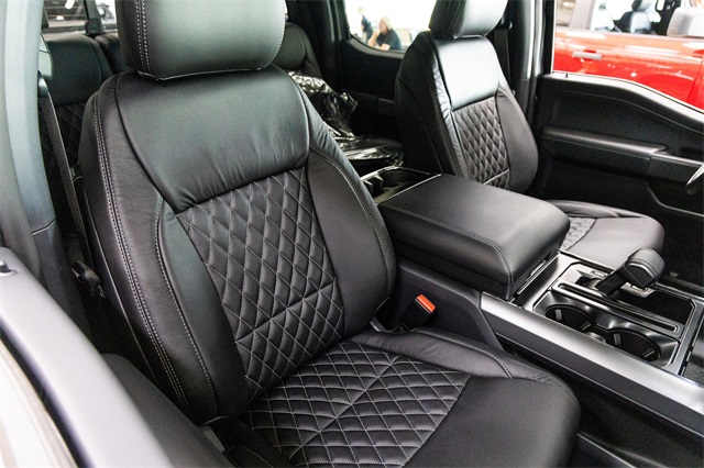 2025 Ford F-150 XLT photo 4