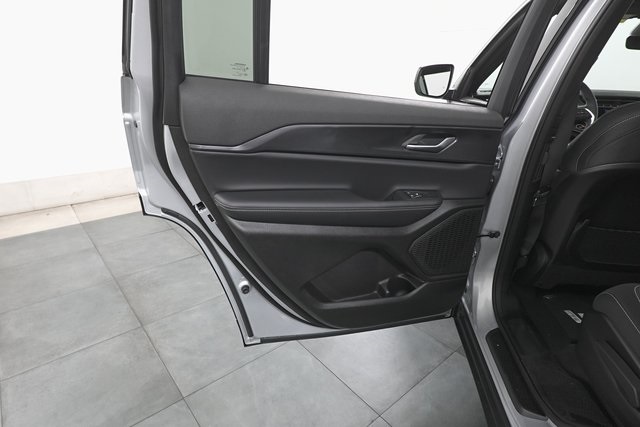 2025 Jeep Grand Cherokee Laredo X photo 21