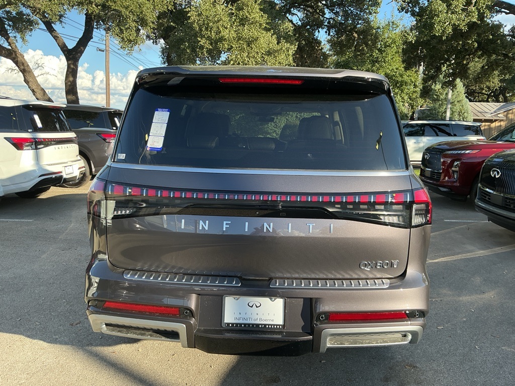 2026 Infiniti QX80 Luxe photo 2