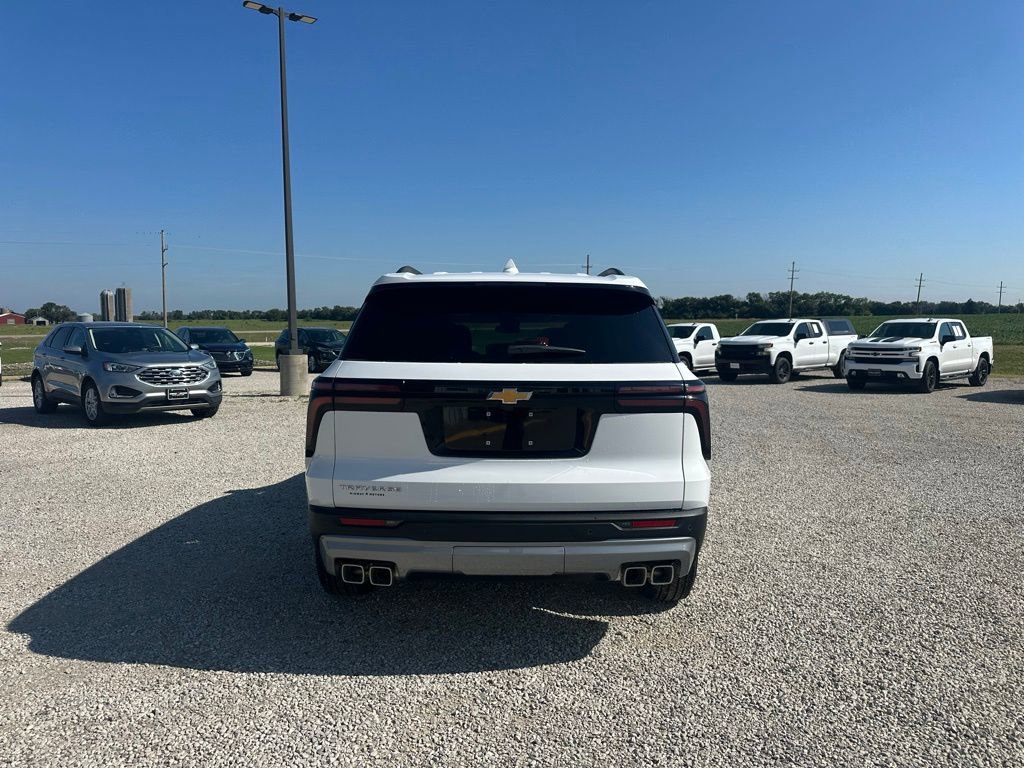 2026 Chevrolet Traverse photo 4