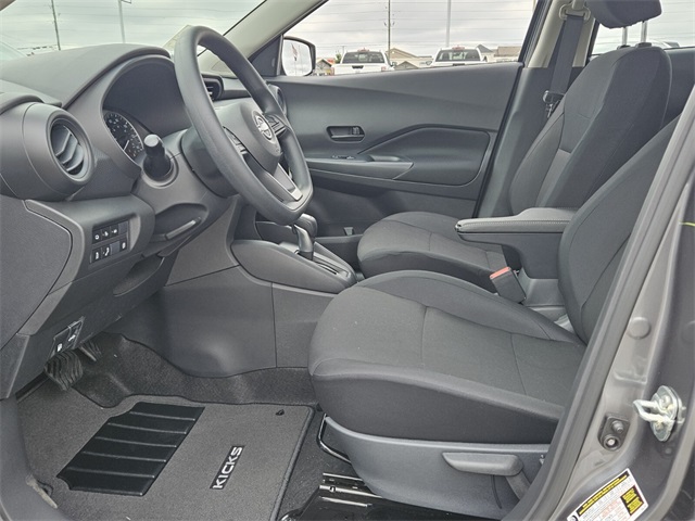 2025 Nissan Kicks Play S photo 4