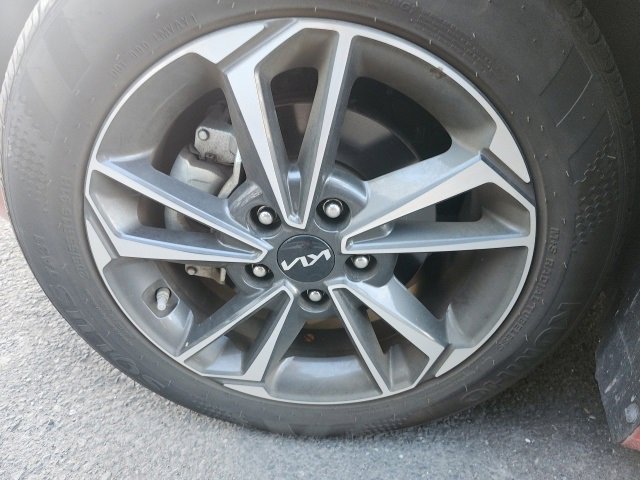 2023 Kia Forte LXS photo 2