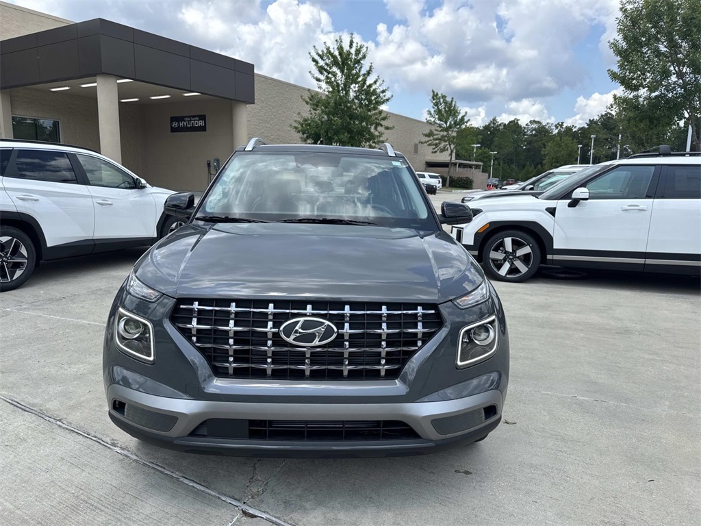 2025 Hyundai Venue Limited photo 2