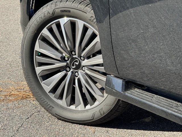 2025 Infiniti QX80 Sensory photo 3