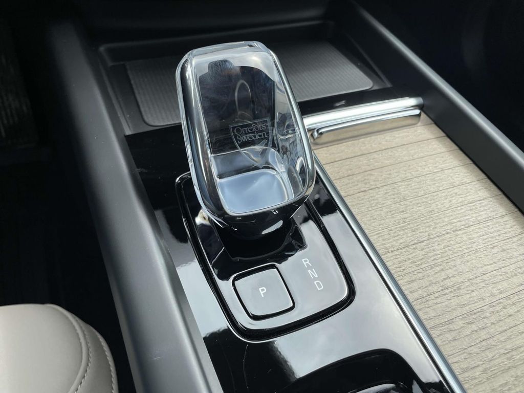 2026 Volvo XC60 B5 Core photo 20