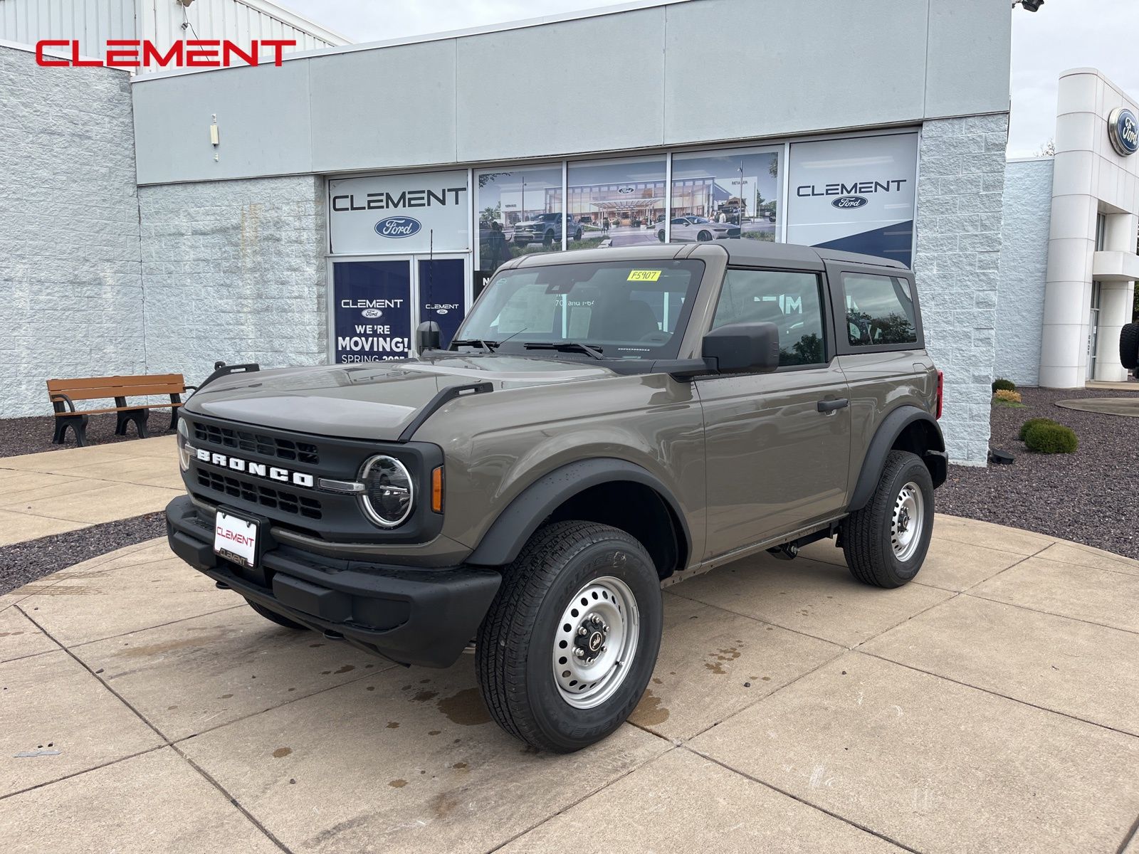 2025 Ford Bronco 2-Door Base's photo