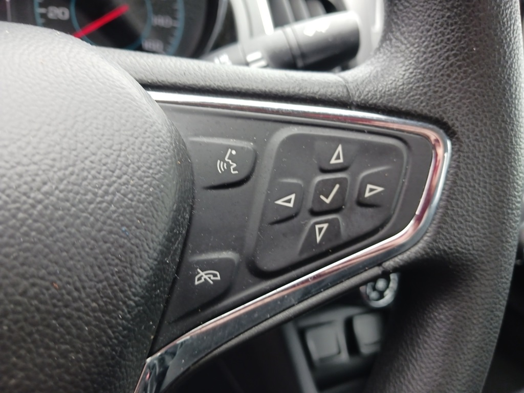 2018 Chevrolet Cruze LT photo 12