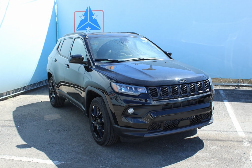 2026 Jeep Compass Latitude photo 2