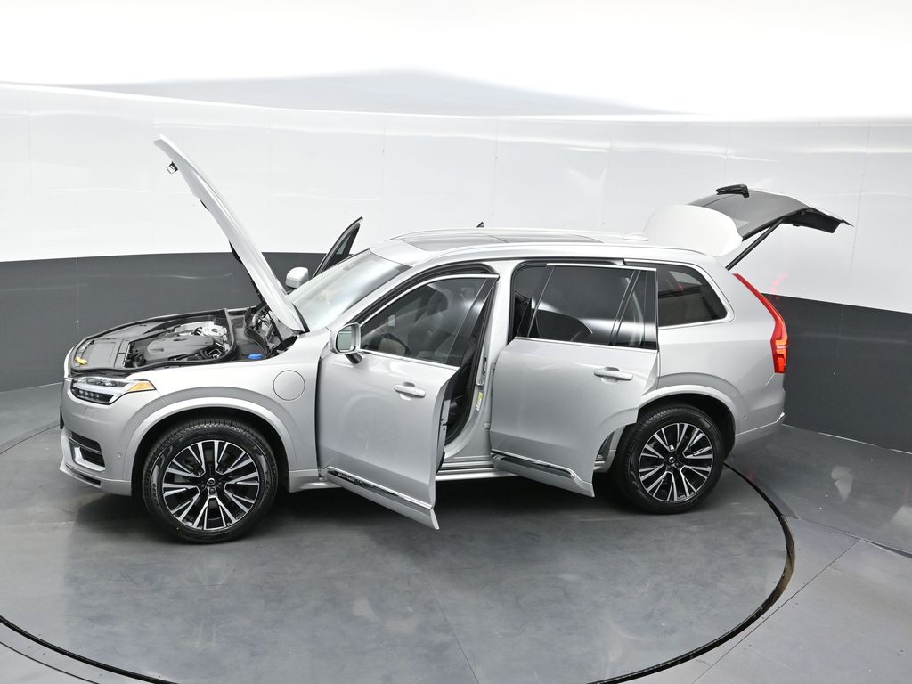 2023 Volvo XC90 T8 Plus photo 35