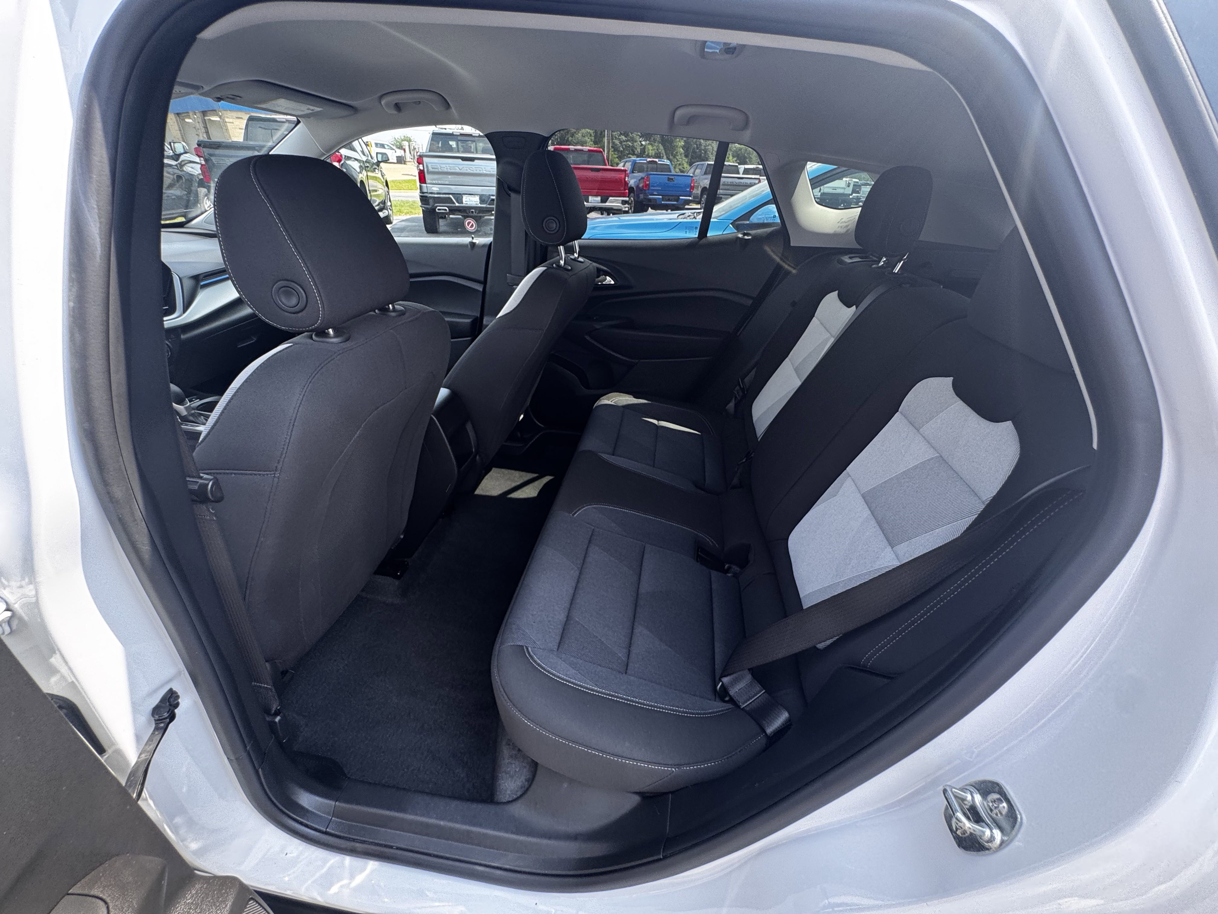 2025 Chevrolet Trax LS photo 2