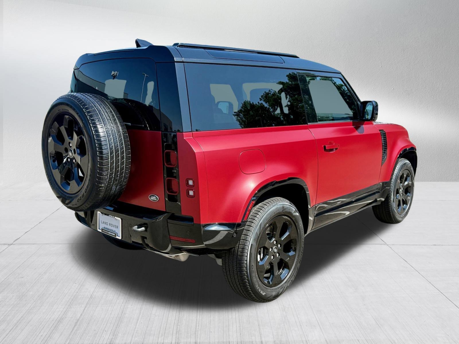 2022 Land Rover Defender X-Dynamic HSE photo 4