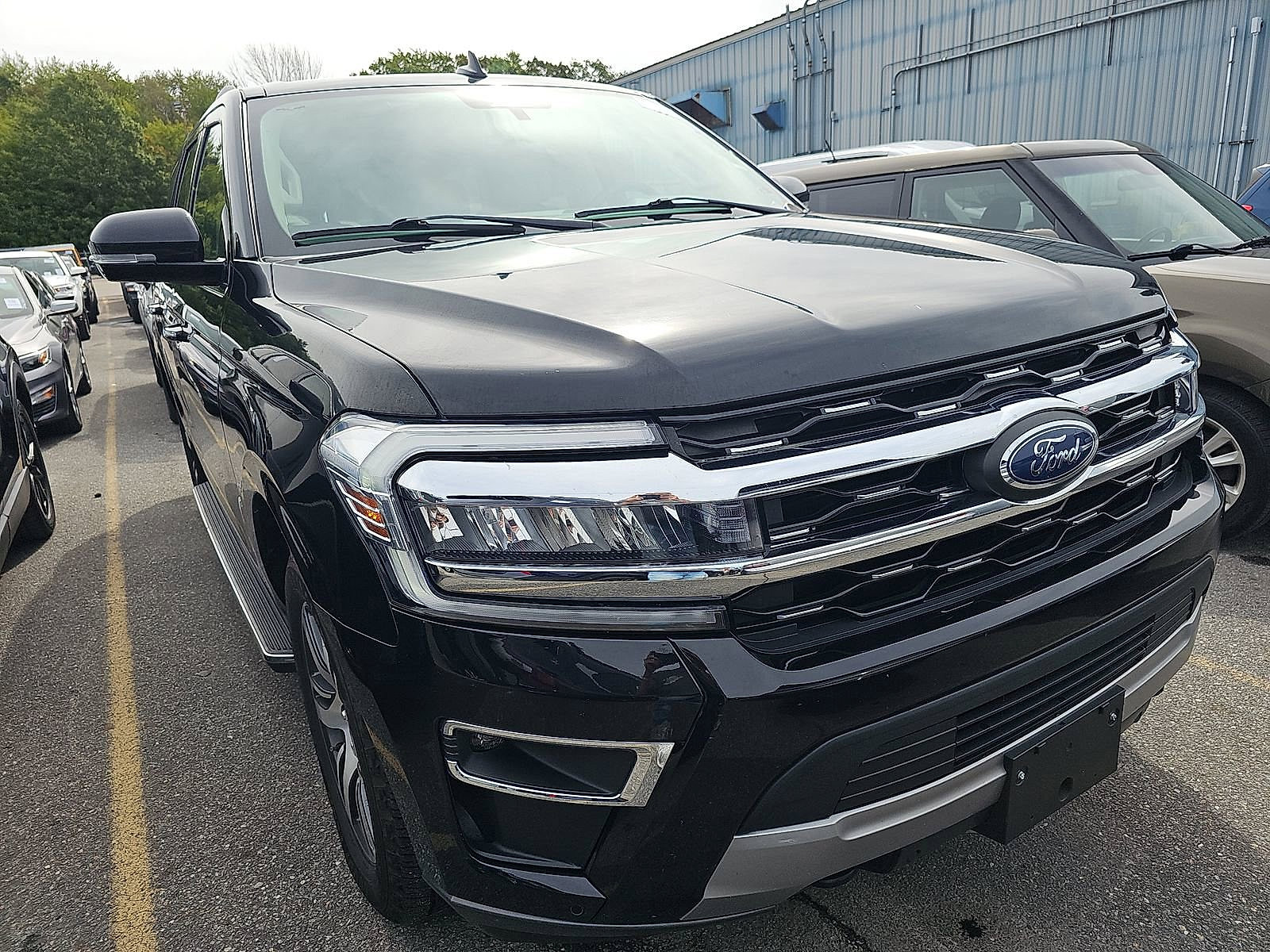 2023 Ford Expedition Limited photo 3