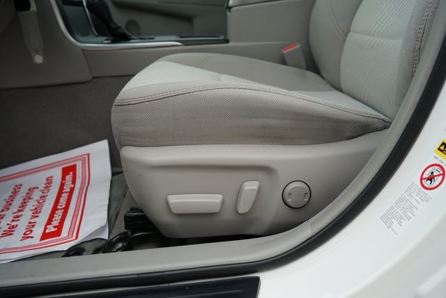 2015 Toyota Camry Base photo 10