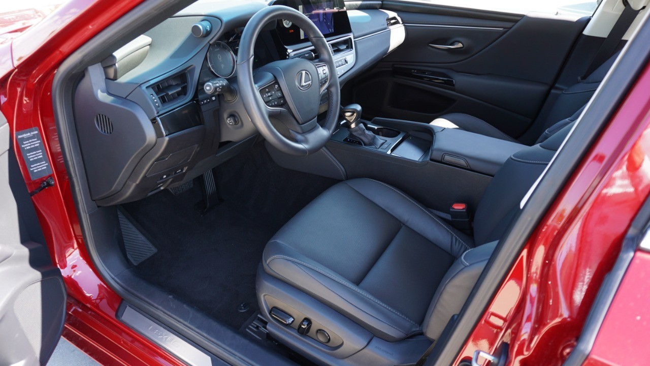 2024 Lexus ES 250 Premium photo 11